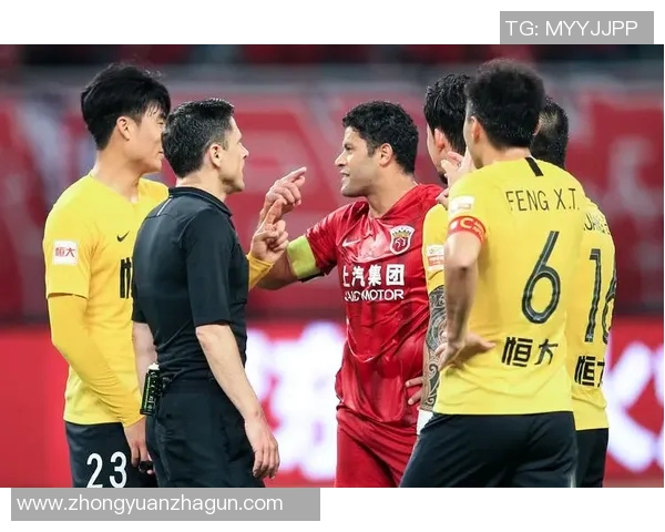 恒大与上港激战正酣谁能在这场巅峰对决中笑到最后